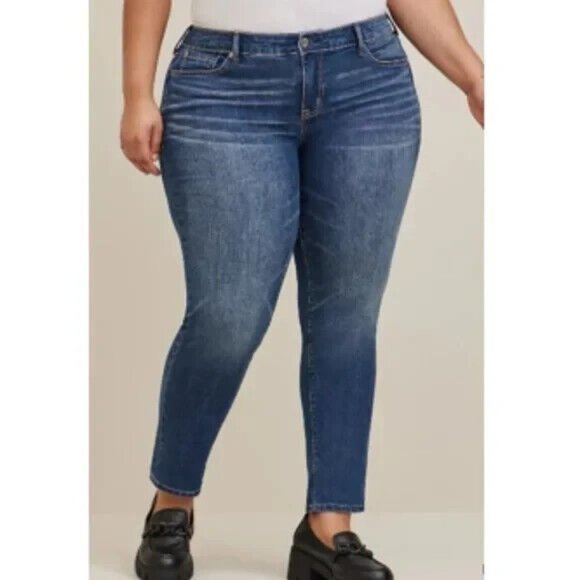 TORRID $70 Boyfriend Straight Vintage Stretch Feel The Fit‎ Jeans Plus Size 18 - Picture 1 of 5